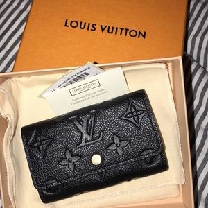 ❌SOLD❌ Louis Vuitton - 6 Key Holder
